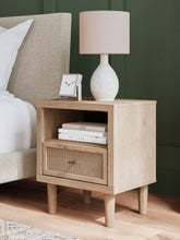 Load image into Gallery viewer, Cielden Full Panel Bed with Mirrored Dresser and Nightstand
