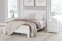 Load image into Gallery viewer, Hallityn Full Panel Platform Bed with Dresser and Nightstand
