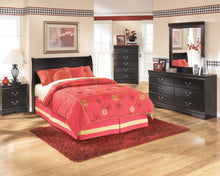 Load image into Gallery viewer, Huey Vineyard Full Sleigh Headboard with Mirrored Dresser, Chest and Nightstand
