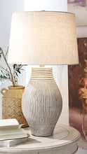 Load image into Gallery viewer, Layal Paper Table Lamp (1/CN)
